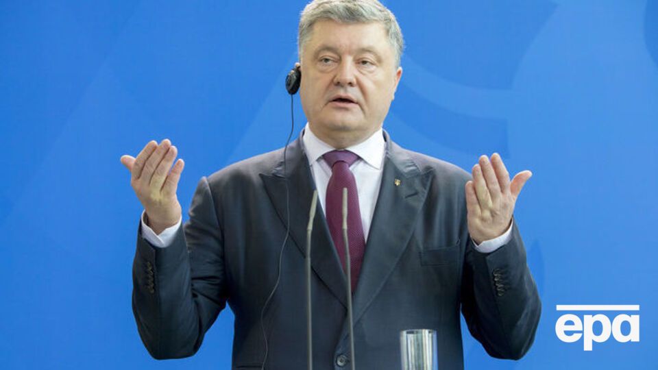 Порошенко: Комуністичну партію, яка безпосередньо винна у репресіях і винищенні мільйонів людей, нарешті заборонено