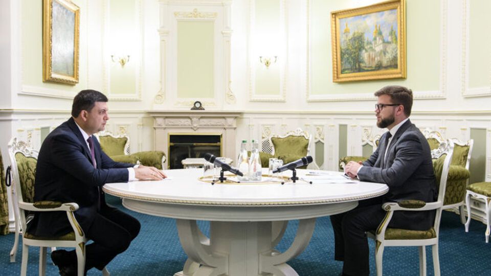 Кравцов (справа) заявил, что линию построят к декабрю