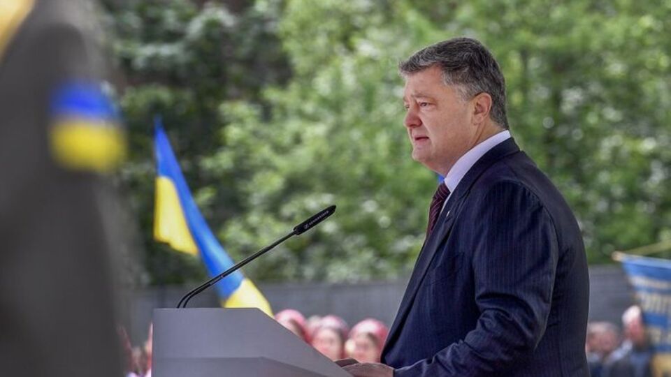 Порошенко: Де ідеологічні диверсанти РФ занурилися найглибше, вони паралізували волю та спротив