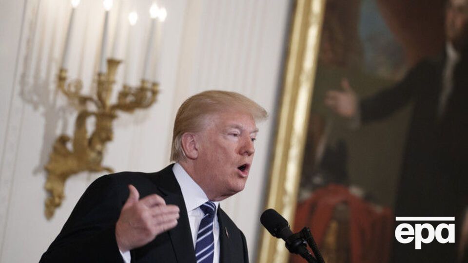 Трамп уволил Коми в мае 2017 года