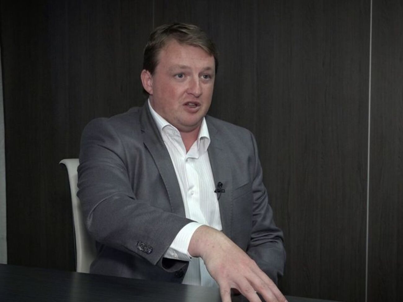 Якщо прибрати Супрун та іноземні закупівлі, можна знову продавати людям барижні вакцини. На цьому хочуть заробляти далі
