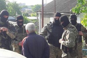 Дегерменджі: Під час обшуку в Бахчисараї в активіста Мустафаєва вилучили техніку і телефони