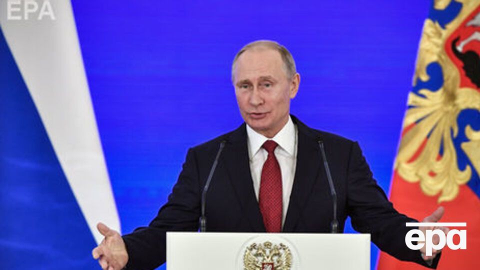 Під час виступу Путіна показали відео із пробними запусками ракет