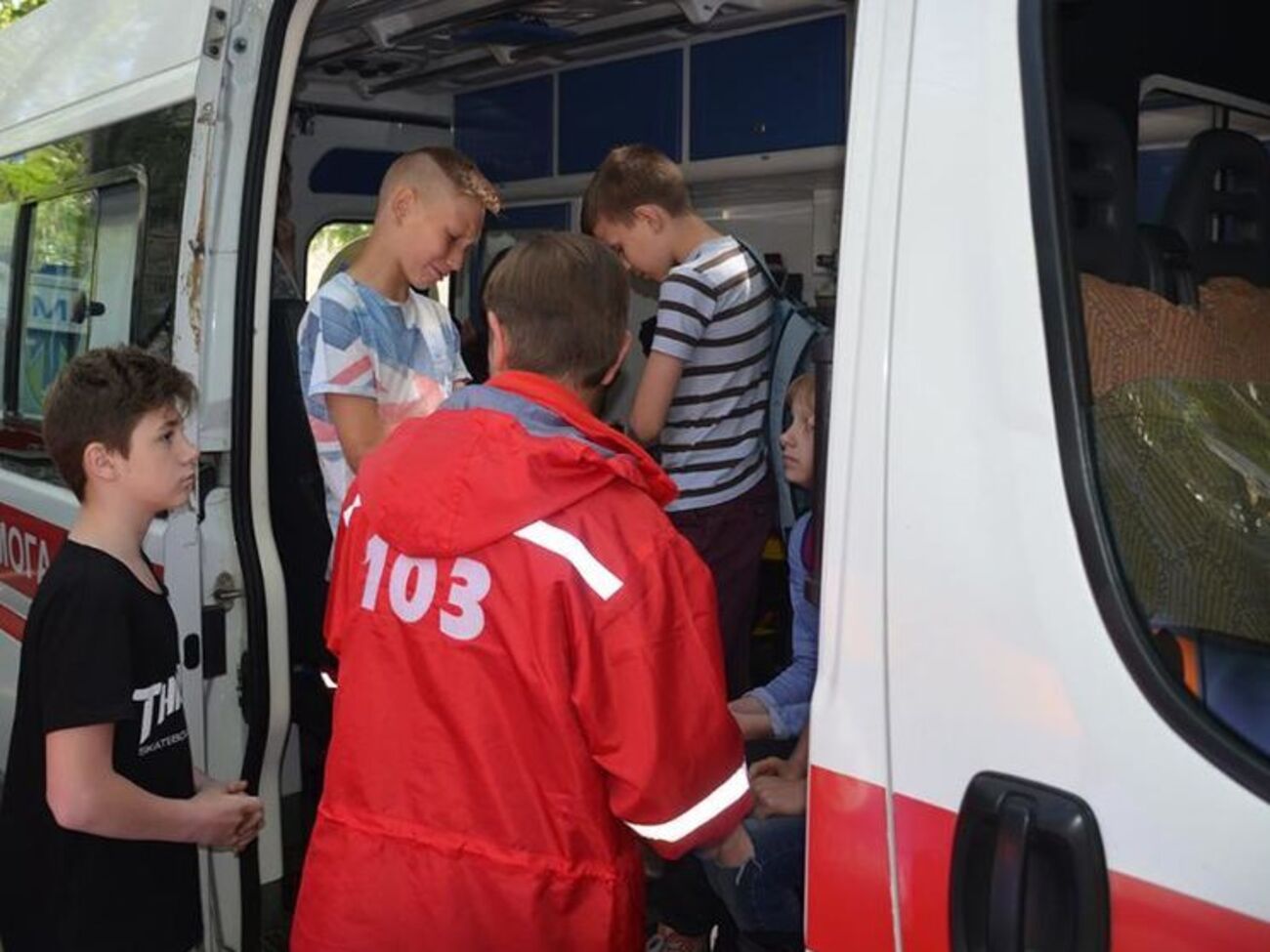 21 травня в школі Миколаєва розпилили невідому речовину, евакуювали приблизно 400 дітей