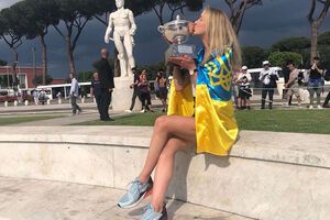 Світоліна запросила президента на свої матчі