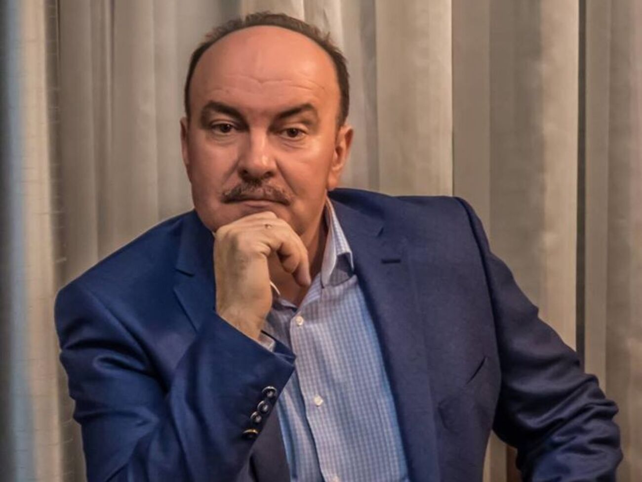 Президент предложил увеличить минимальную зарплату. Странное желание, ведь премьер заявил, что у правительства нет такой возможности