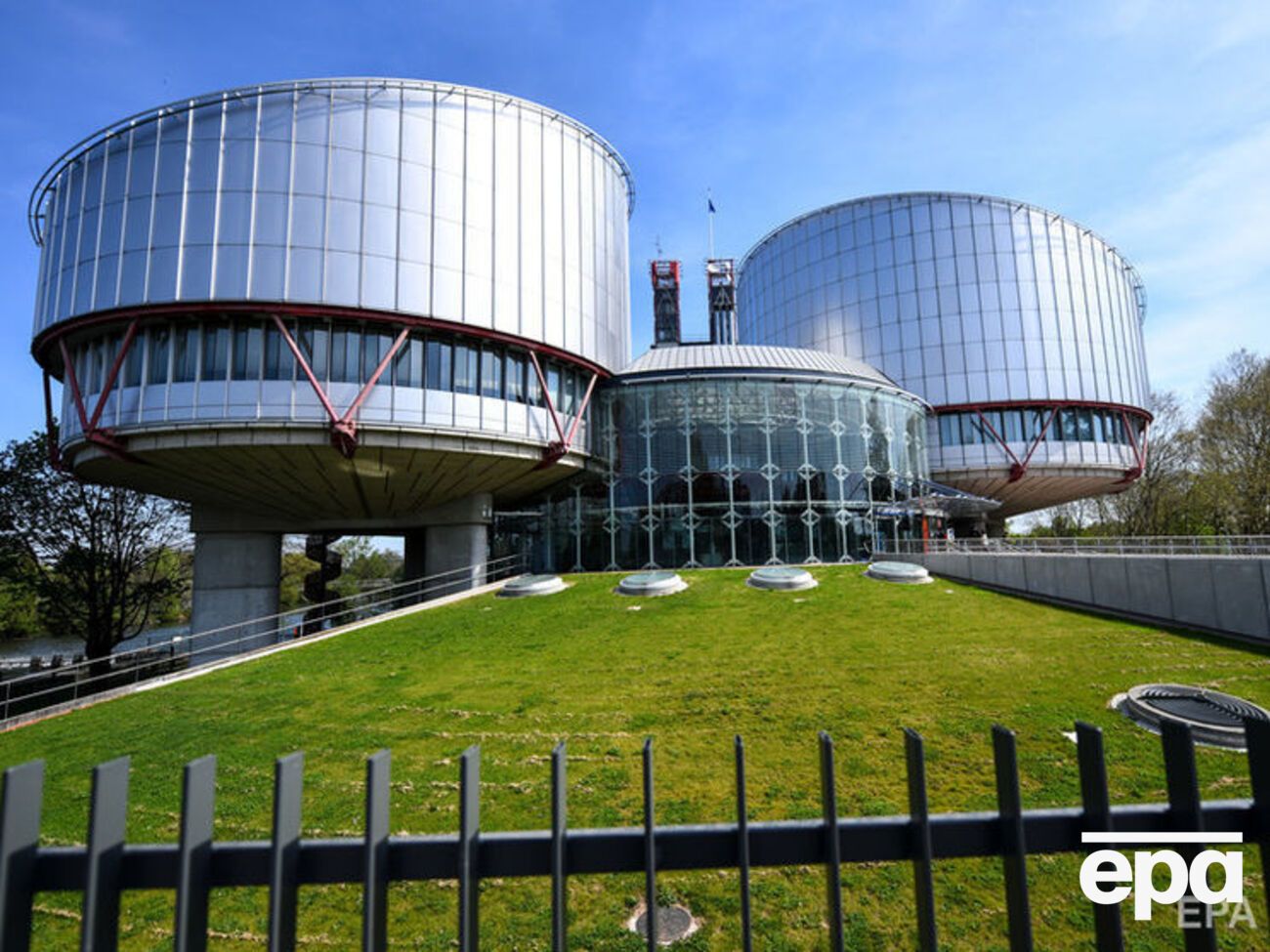 ЄСПЛ: Якщо держава проявить необґрунтовану затримку в ужитті необхідних заходів, грошові винагороди можуть стати виправданими