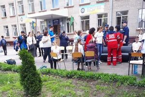 ДСНС: По медичну допомогу звернулося 37 учнів, із яких 26 було відправлено до лікарні