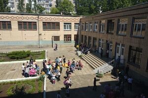 Невідому речовину розпилили у школі Миколаєва 21 травня