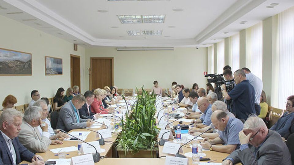 "Общественная палата" осудила Грача за интервью