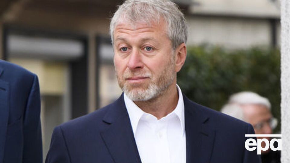 Абрамовичу придется получать визу за пределами Британии, пишут СМИ