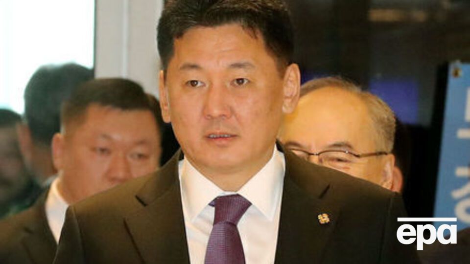 Хурэлсух отказался от участия в Петербургском международном экономическом форуме в России