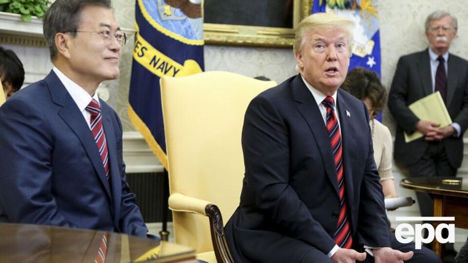 Після переговорів із Мун Чже Іном Трамп пообіцяв "значні інвестиції" в економіку КНДР, якщо зустріч із Кім Чен Ином виявиться успішною