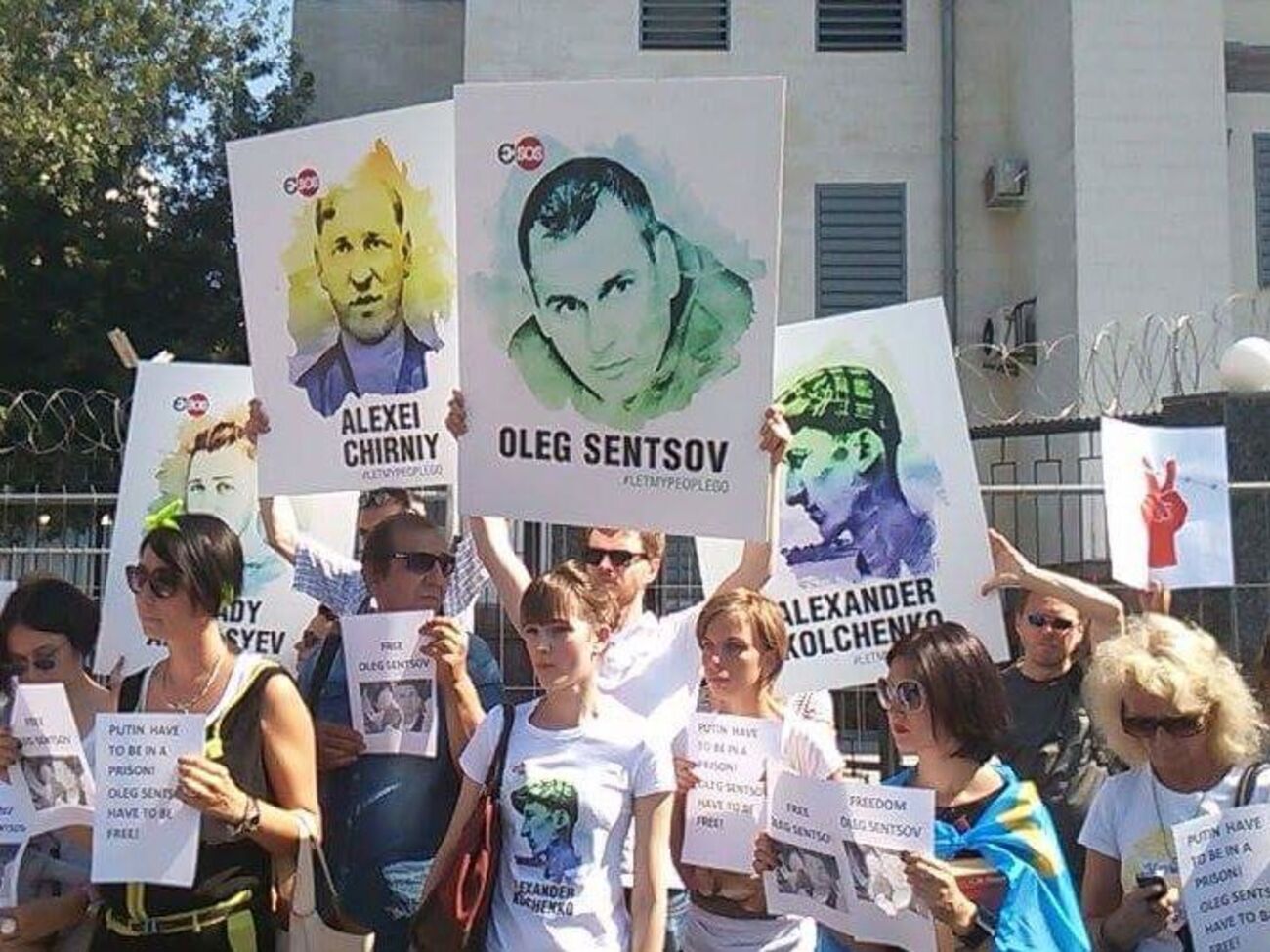 Активисты утверждают, что Кремль должен освободить Сенцова