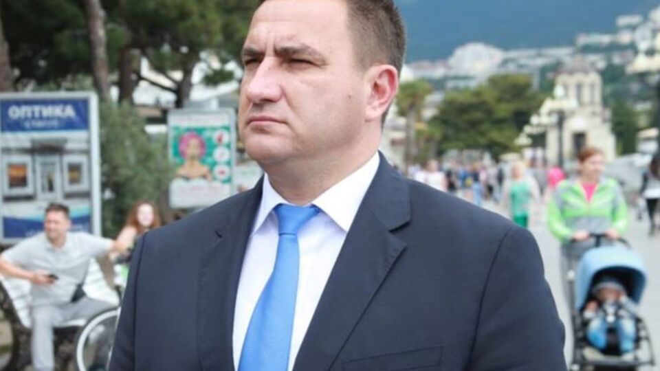 В 2010 году Ростенко был избран в Симферопольской городской совет от Партии регионов