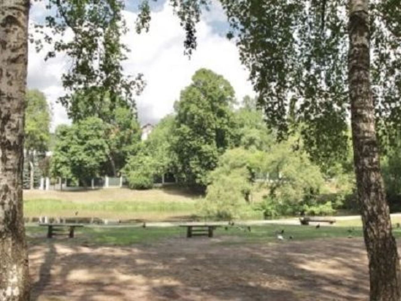 Речь идет о сквере, который расположен напротив российского посольства в Литве