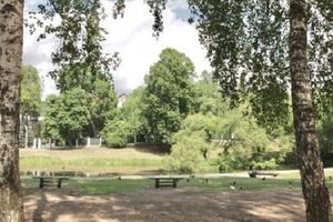 Речь идет о сквере, который расположен напротив российского посольства в Литве