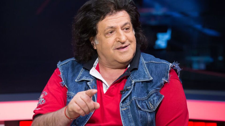 Бобул: Народ стал очень бедный. Это я чувствую по себе. Артист – как барометр. Что людям нужно? Хлеба и зрелищ! Что сегодня мы имеем? Ни того, ни другого!