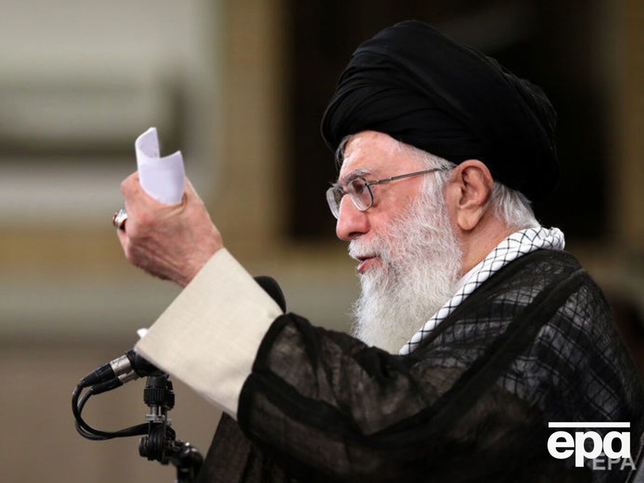 Хаменеї вимагає від Європи засудити США за вихід із ядерної угоди