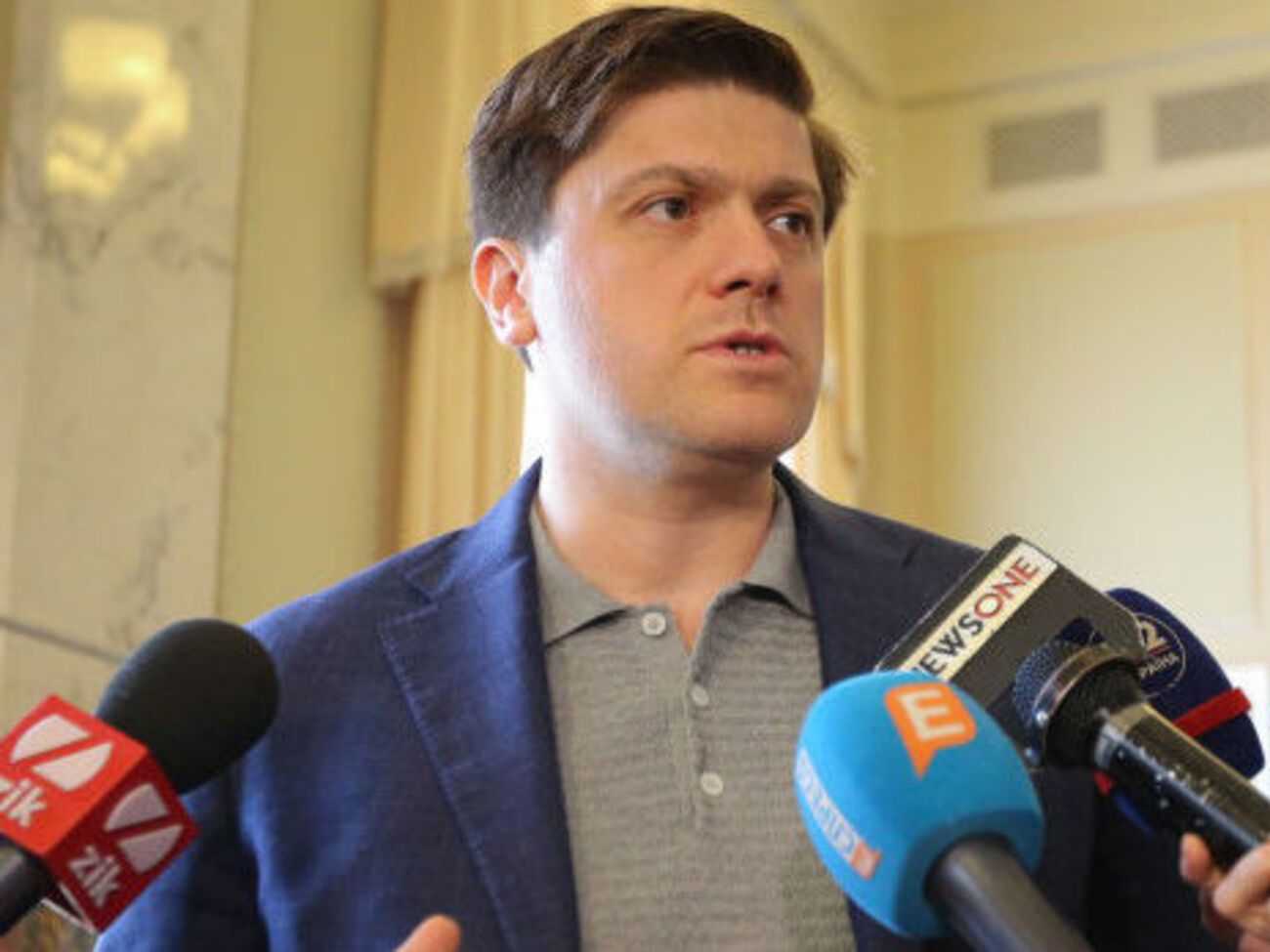 Винник: Деликатность ситуации заключается еще и в том, что есть отдельная позиция фракции "Народного фронта"