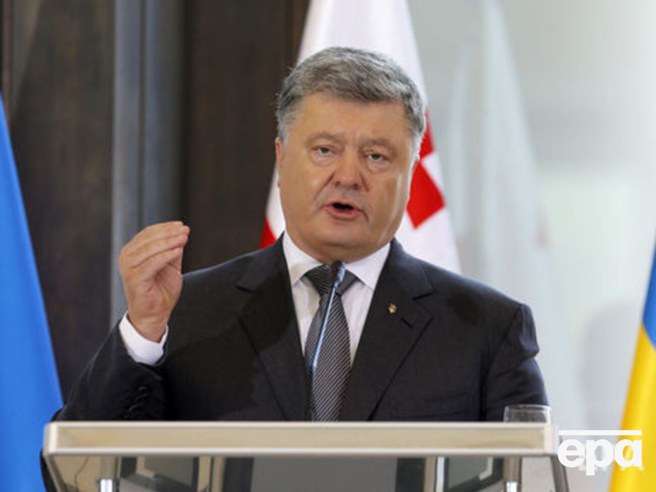 Порошенко: Я особисто перевірив рівень комплектації наших бригад на фронті