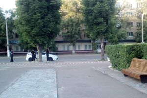 В офісі організації виявили дві гранати і вогнепальну зброю