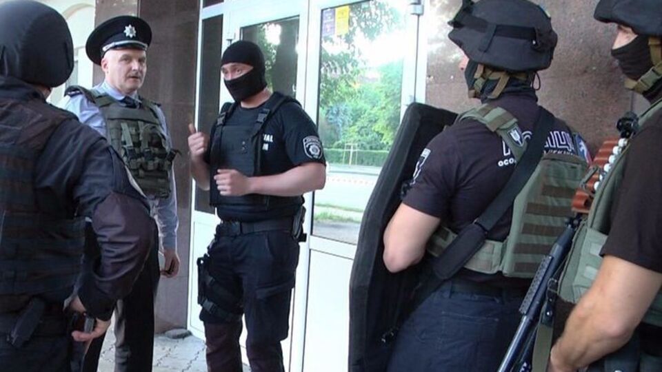 Поліції Черкас під час штурму допомагали спецпризначенці із Кропивницького