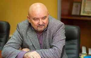 Козярчук продал комплекс в марте прошлого года, отмечает издание