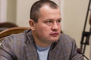 Палатний: Тільки професійні політики та чиновники можуть змінити щось у країні