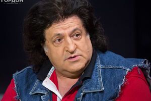 Бобул: Бывают какие-то концерты. Ездим по старым клубам. Я не хочу туда ездить, потому что вспоминаю свое начало