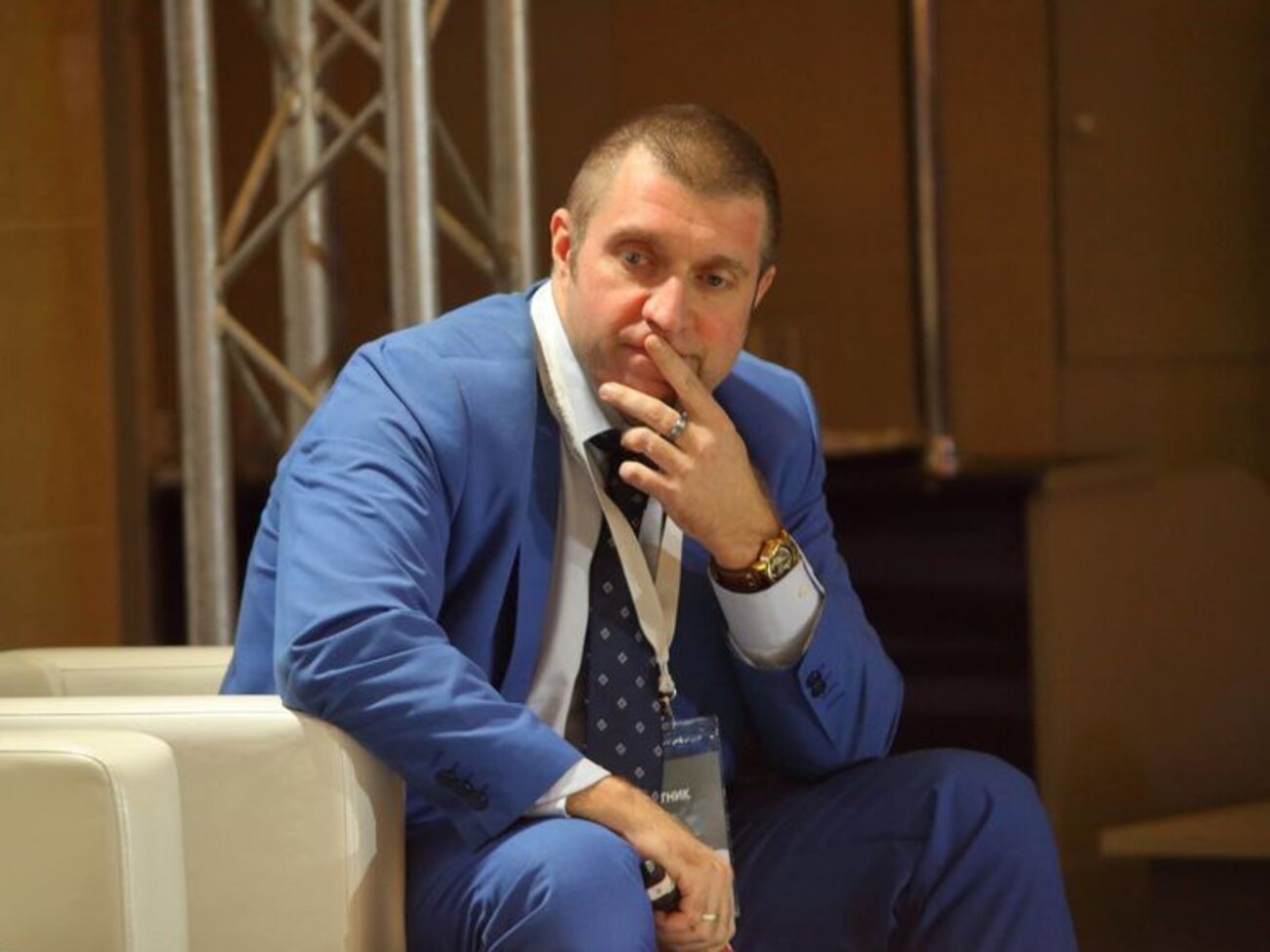 Потапенко: Ми просто "сидимо на голці" і намагаємося перечекати шторм, водночас нас сильно б'є головою об стінки