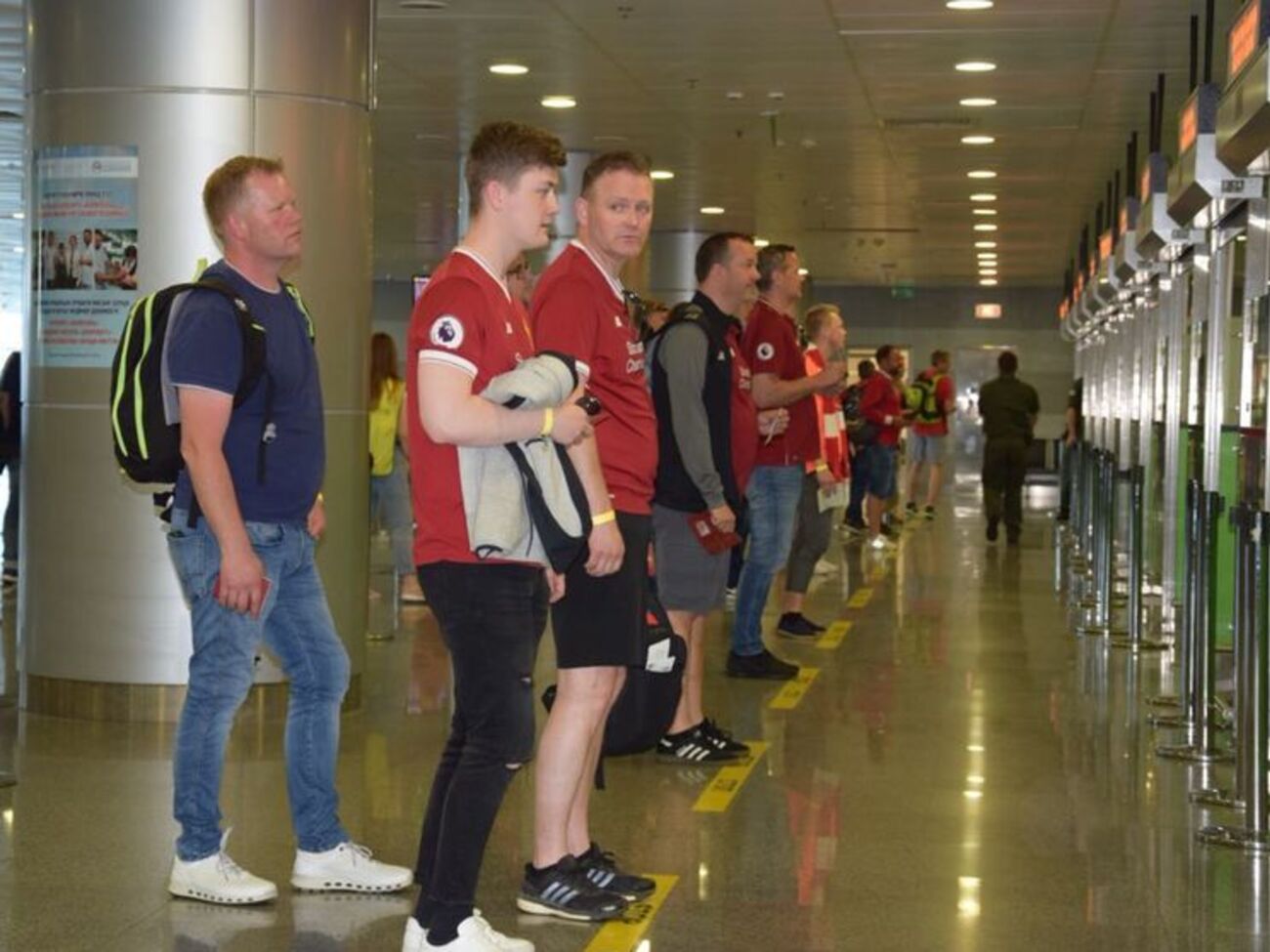 Станом на 14.00 сьогодні прикордонники вже зустріли й оформили майже 18 тис. осіб