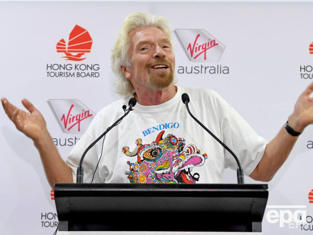 Брэнсон хочет стать одним из первых космических туристов