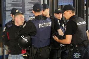 Групу вболівальників затримали за порушення порядку