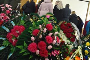 Двох росіян поховали в закритих домовинах