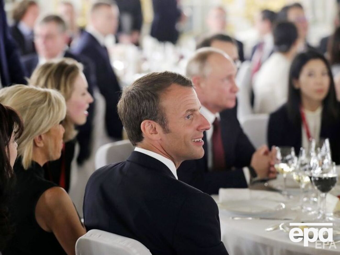 Эйдман:&nbsp;Визит Макрона должен был окончательно убедить Путина, что западные лидеры в любом случае будут с ним любезничать