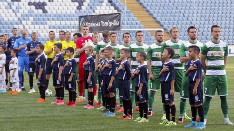 "Полтава" (в зеленой форме) будет играть в УПЛ
