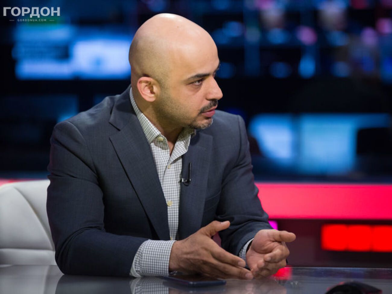 Найєм: Після трьох замахів Стерненко лежить без охорони