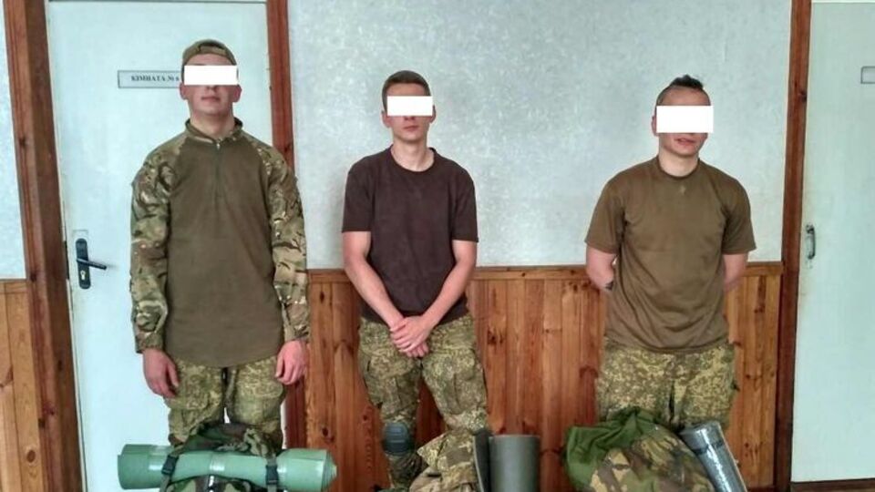 Жителів Вінниці затримали, коли вони перетнули загороджувальний паркан