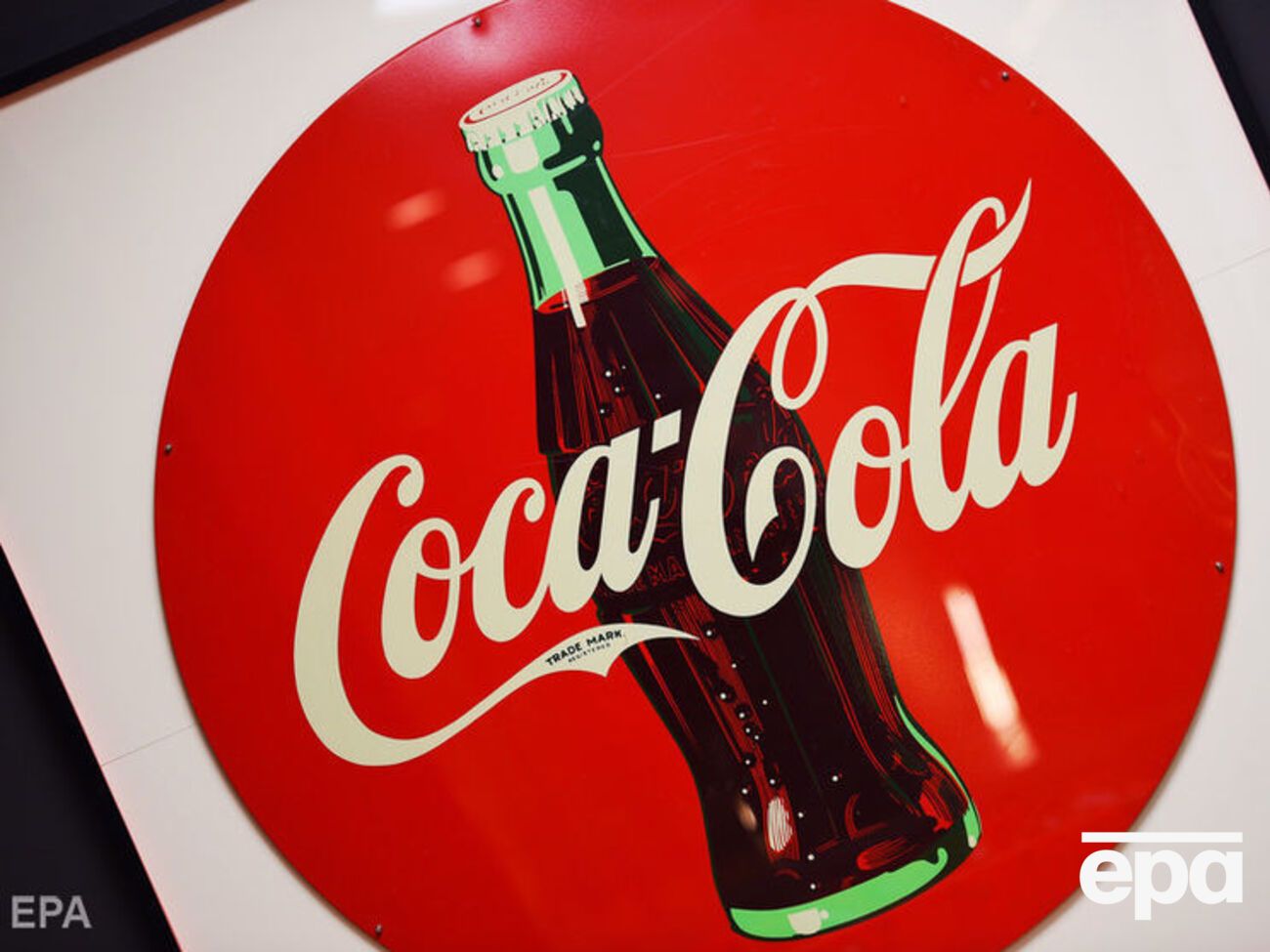 Про намір випустити перший алкогольний напій Coca-Cola повідомляла в березні