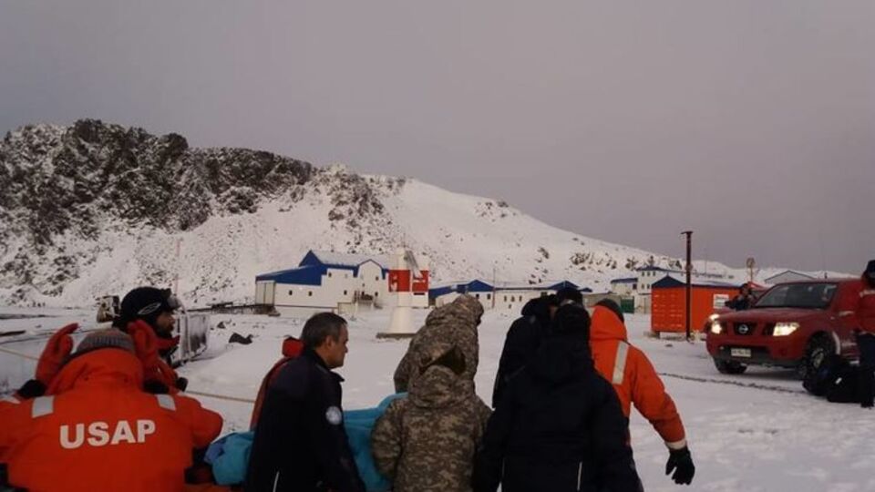 Військово-повітряні сили Чилі надали військово-транспортний літак зі своїм медперсоналом