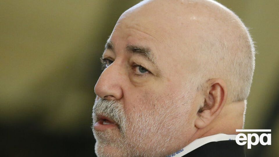 По данным СМИ, Вексельберг жаловался на убытки премьер-министру РФ Дмитрию Медведеву