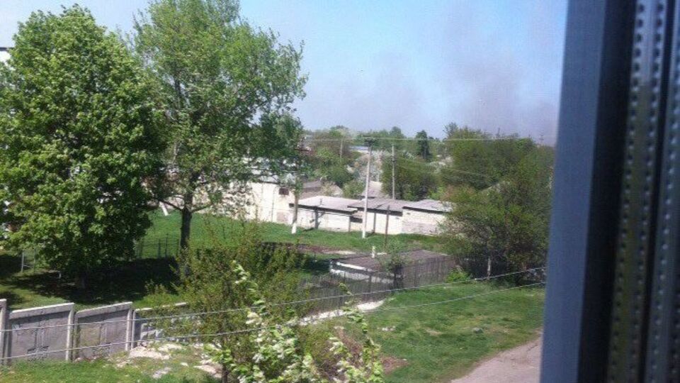 На території колишнього складу почалася пожежа