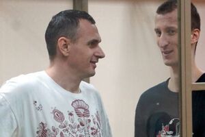 Известные украинцы написали письма Сенцову и Кольченко