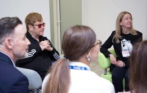 Супрун встретилась с сэром Элтоном Джоном 30 мая