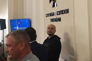 Бабченко (праворуч) заявив, що змушений був узяти участь у спецоперації