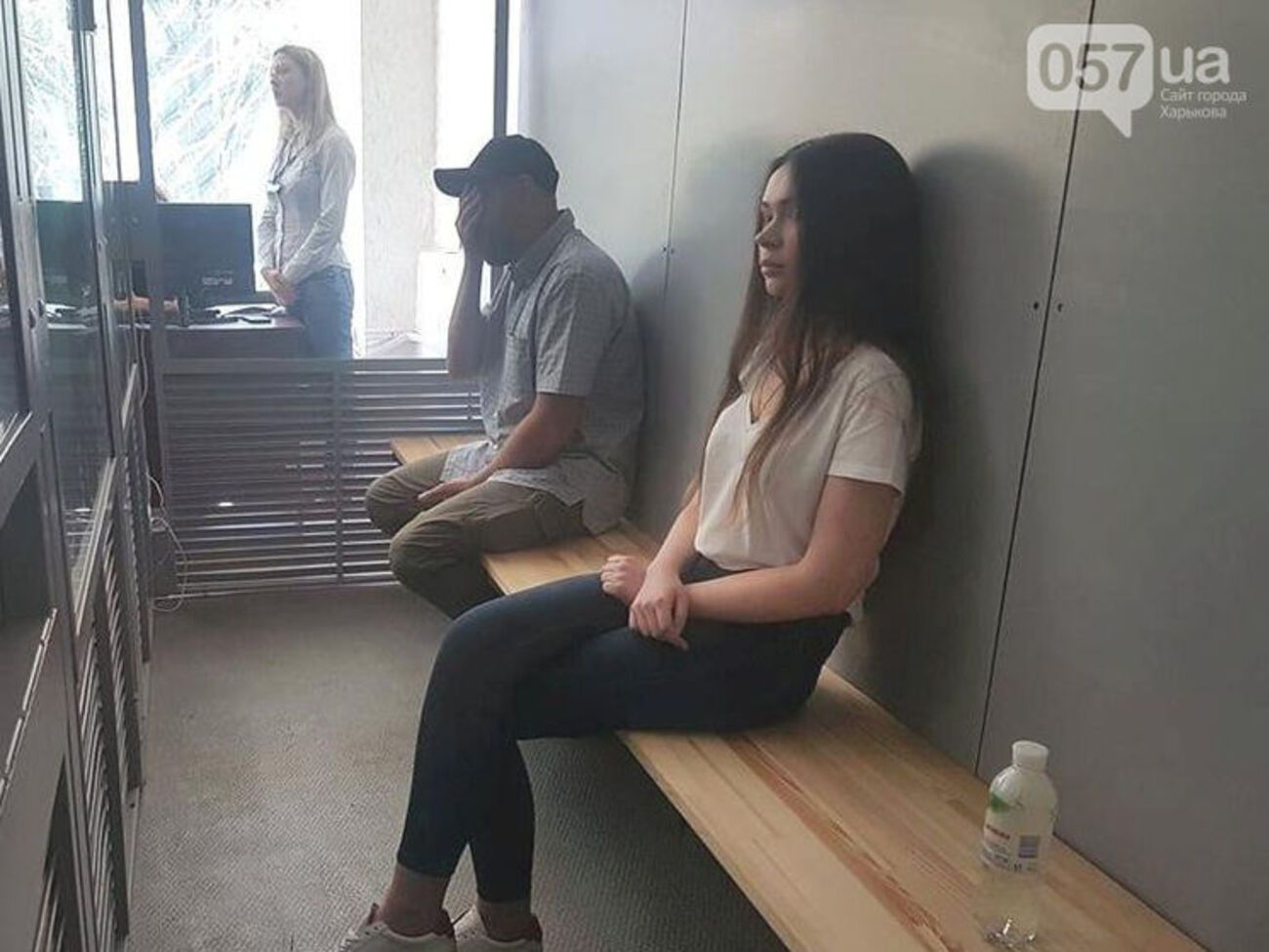 Зайцева (справа) свою вину признает