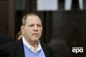 25 мая Вайнштейн сдался полиции Нью-Йорка