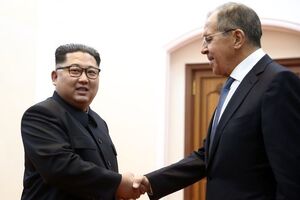 Ын принял Лаврова в резиденции для почетных гостей "Пэкхвавон"