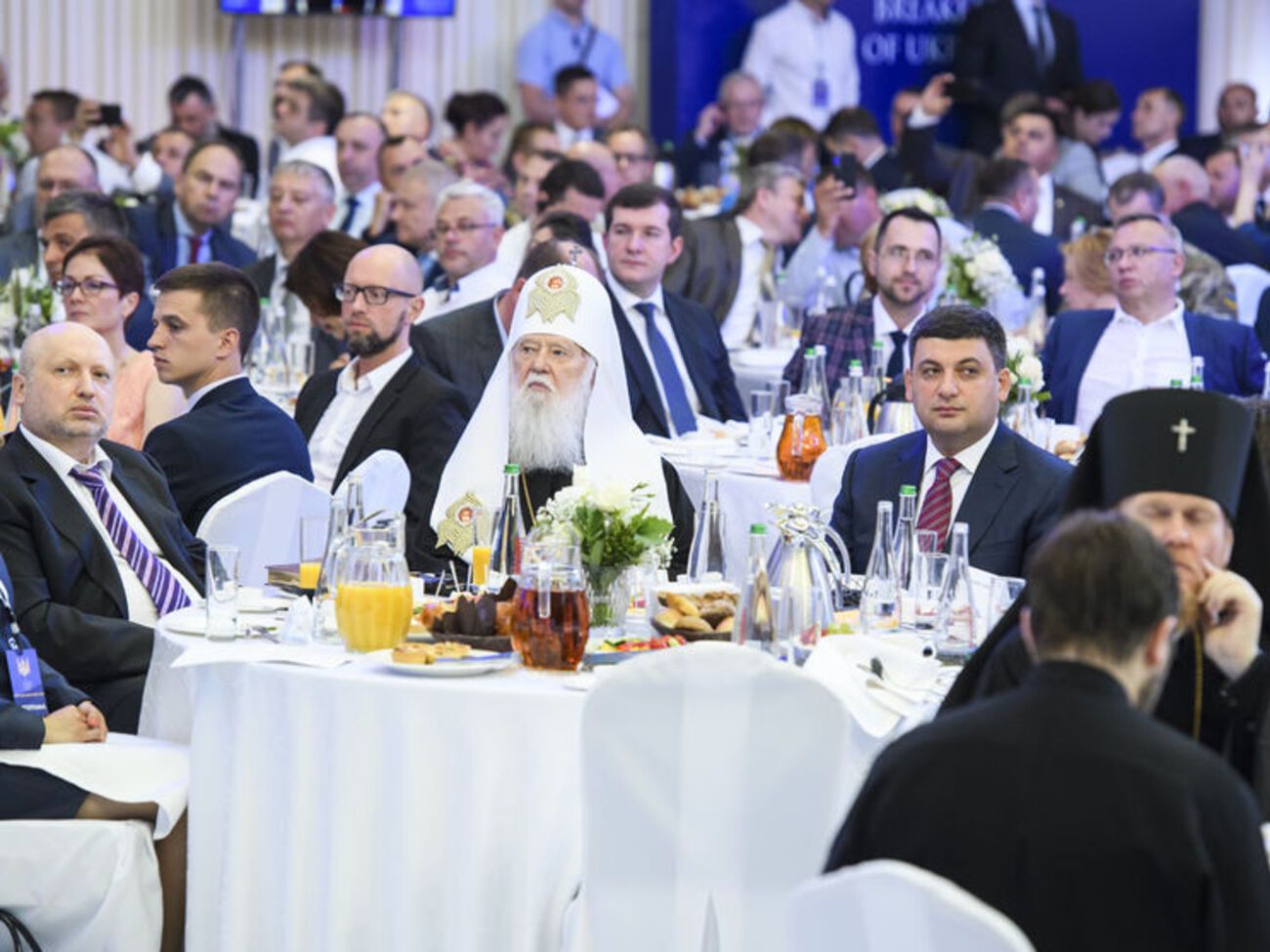 В Киеве прошел VII Национальный молитвенный завтрак – с Порошенко, Тимошенко и Болдуином. Фоторепортаж